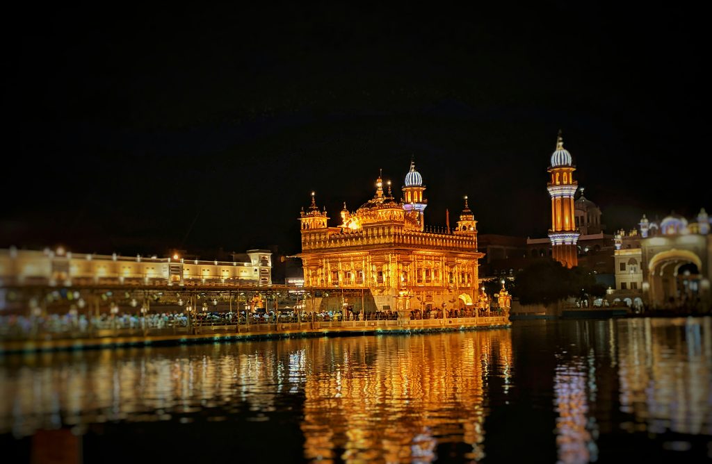 golden temple night view